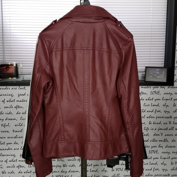 💥NEW💥 Womans Red Soft Like Leather Jacket - Picture 6 of 8